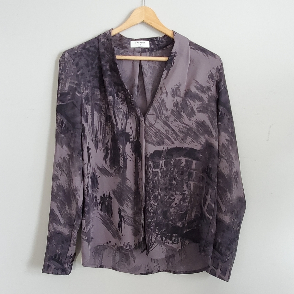Babaton Abstract Gray Print V-Neck Blouse
